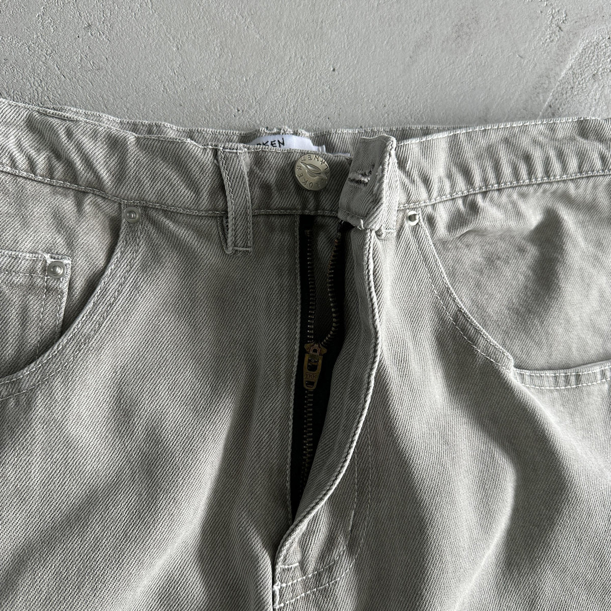 Broken P White Star Pants